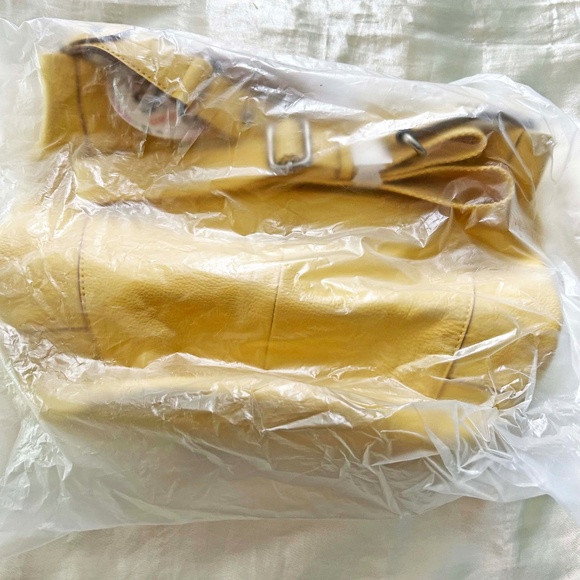 BUCKET BAG, LEATHER, YELLOW, TOP ZIPPER, ADJUSTABLE STRAP, POCKETS, by THE SAK, - Picture 2 of 16